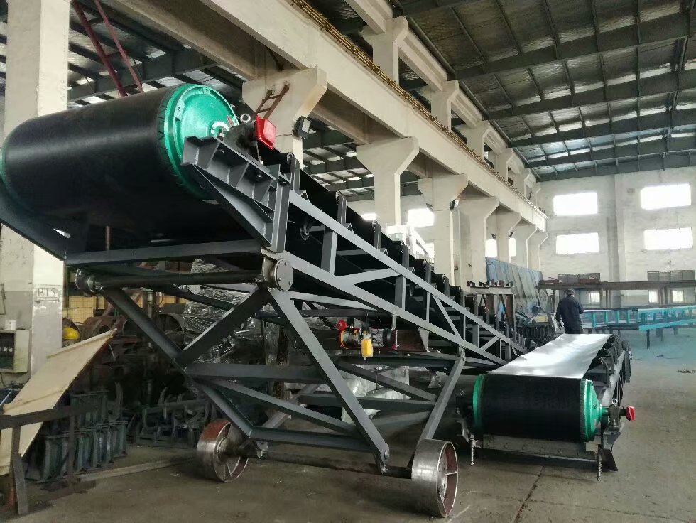 移動(dòng)升降輸送機(jī)