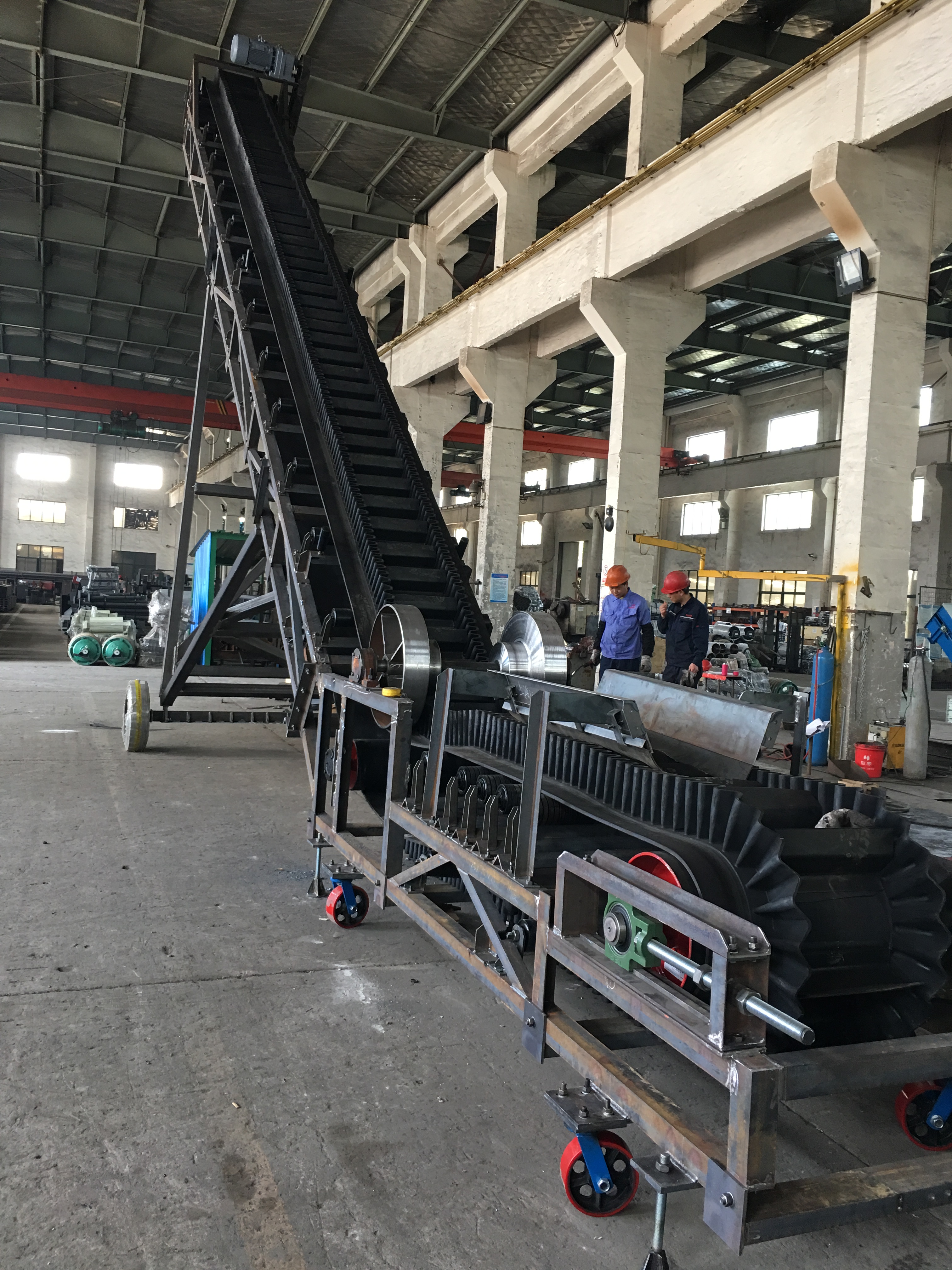 大傾角皮帶機1.jpg
